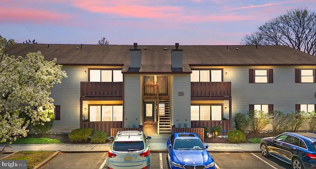 2 bed, 2.0 bath, 934 sqft, $2,250 — Photo 1