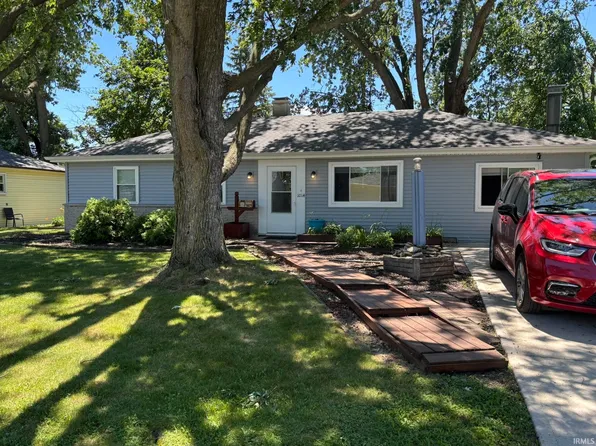 1014 Buckingham Dr, Fort Wayne, IN 46825