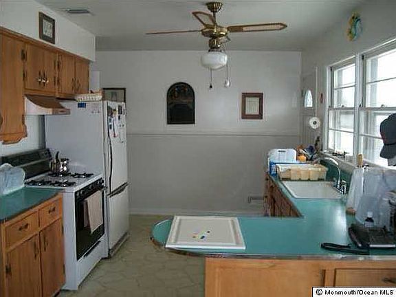 2nd image of 304 Barkentine Lane