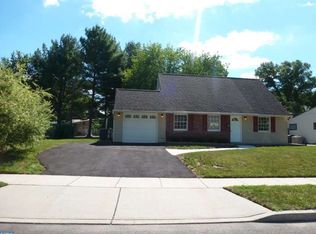 32 Timothy Ln, Levittown, PA 19054