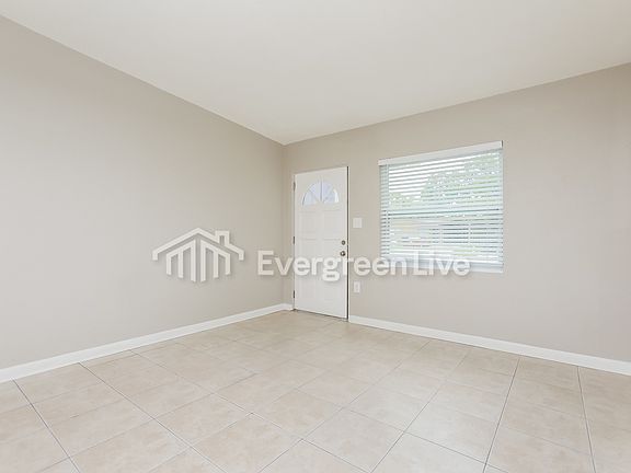3rd image of 918 Hacienda Ct