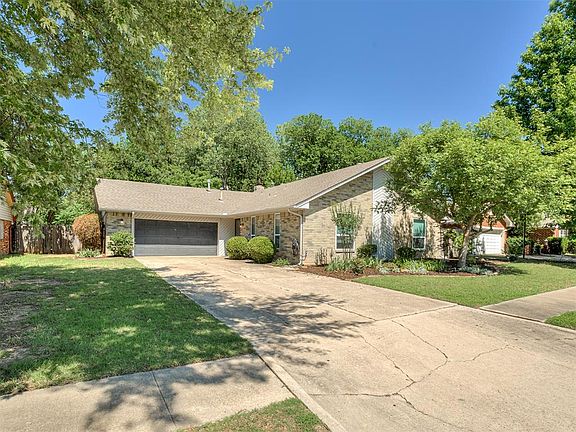 2nd image of 2307 Louise Ln