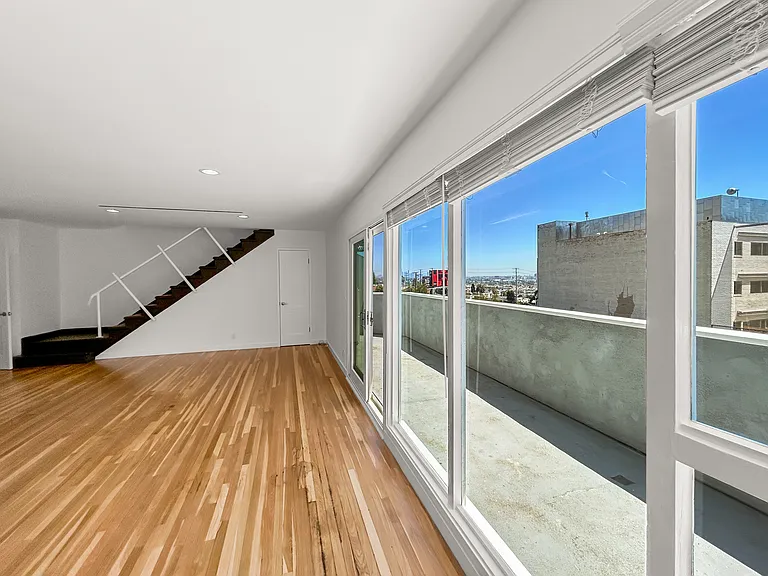 1128 Larrabee St #3 — Photo 5
