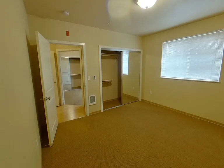 Midtown Apartments — Photo 10