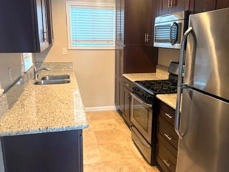 4182-4188.5 Oregon St — Photo 3