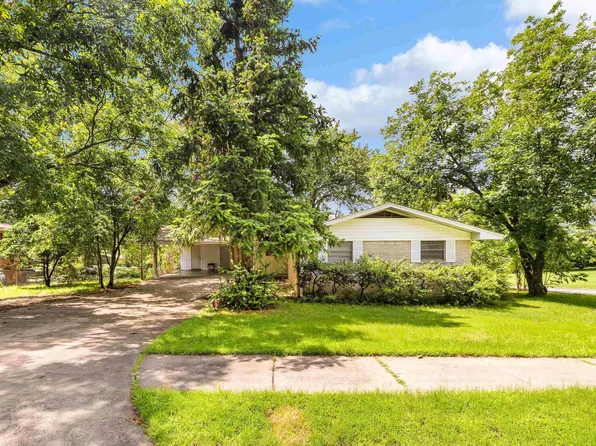 100 E Scenic Dr, N Little Rock, AR 72118