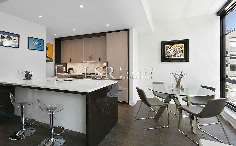 2nd image of 30 W 21st St Fl 12