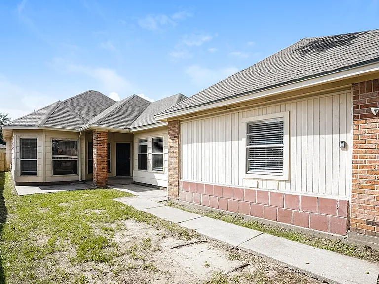 6615 Bluebottle Ln — Photo 16