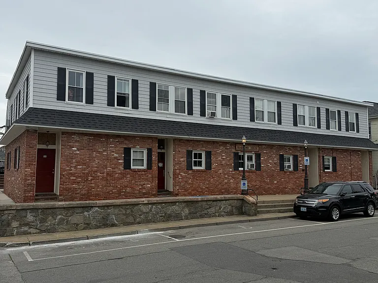 155 Bradford St #2D — Photo 8