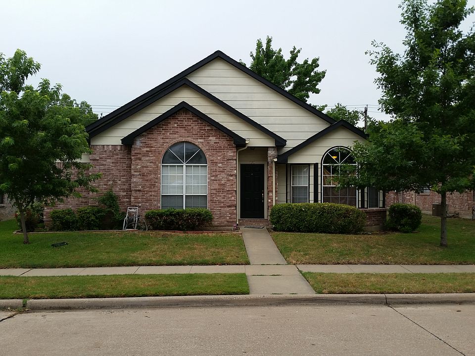 1st image of 721 Lake Bluff Dr