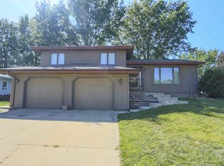 928 Lynda Rd, Waterloo, IA 50701
