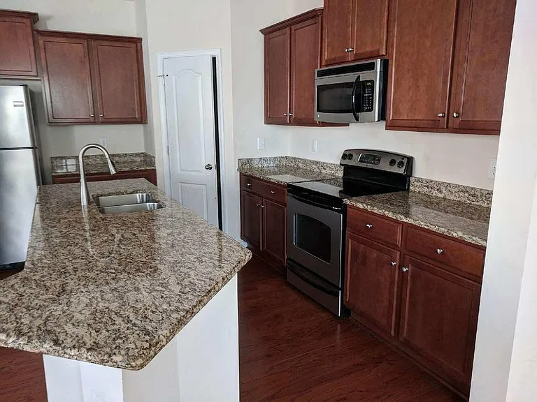 10004 Juniper Trace Dr — Photo 4