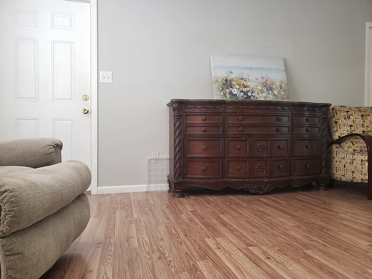 220 Mark Twain Cir — Photo 2