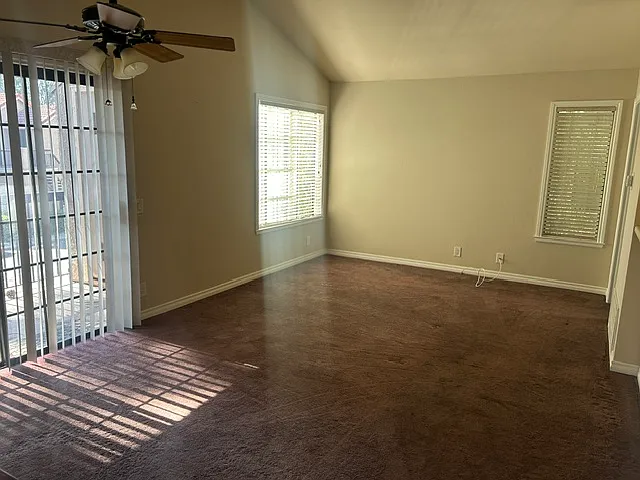 2 bed, 872 sqft, $2,600 — Photo 4
