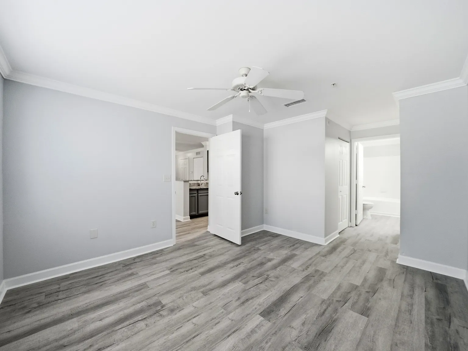 3 bed, 1335 sqft, $1,775 — Photo 2