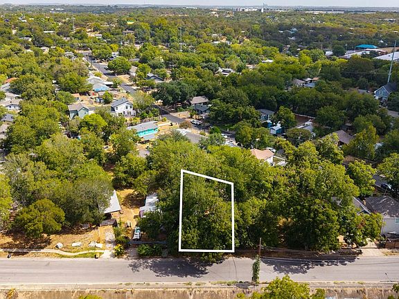 3rd image of 4908 Sara Dr