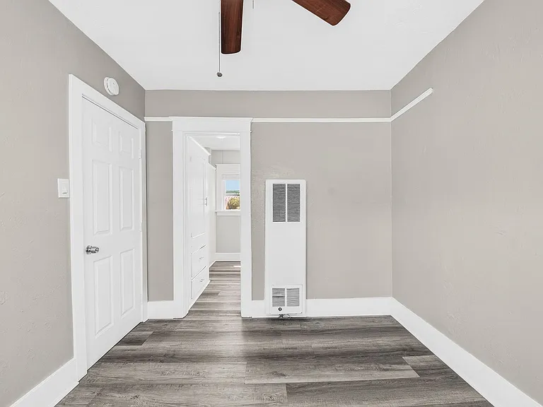 1557 Pine Ave — Photo 15