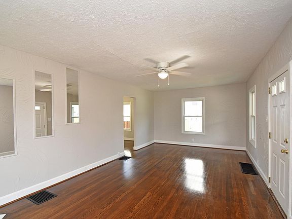 5th image of 2411 Harper Ave