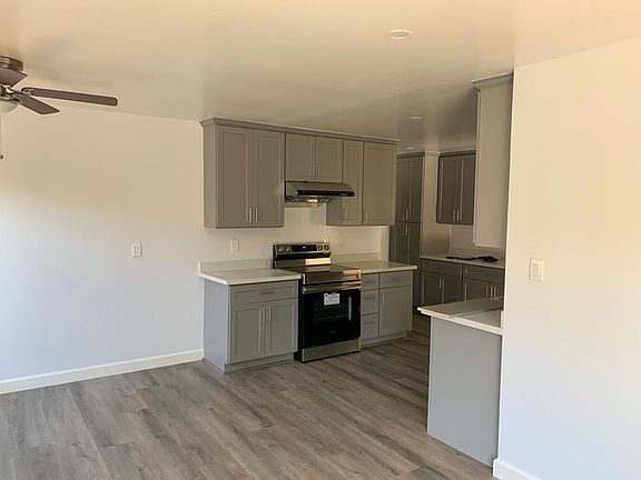 3rd image of 2583 Skylark Dr