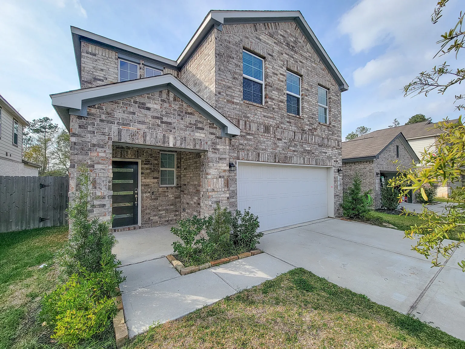 5 bed, 2517 sqft, $2,250 — Photo 3