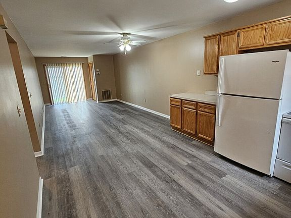 2nd image of 30328 Wedgewood Cir #23