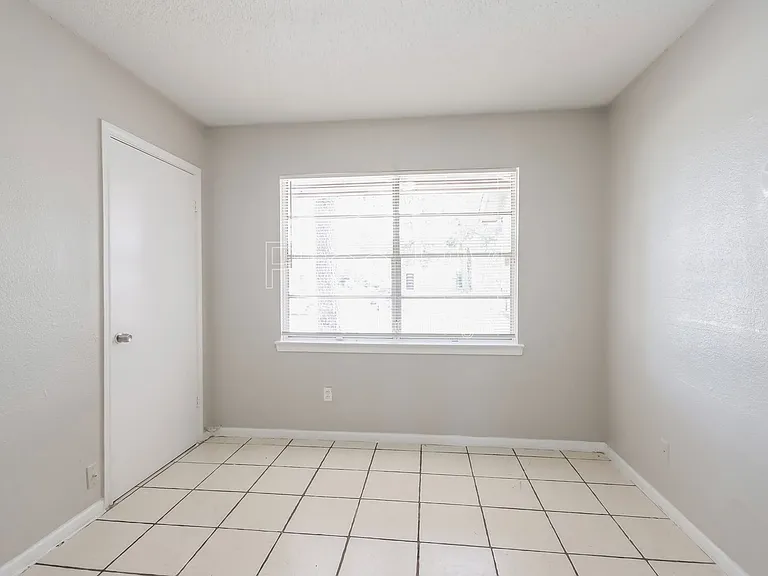 11235 Lemond Dr — Photo 2