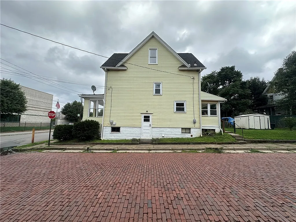 5 bed, 1232 sqft, $1,300 — Photo 4