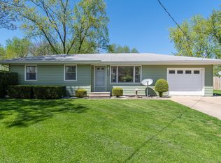 130 E 4th St, Coal City, IL 60416