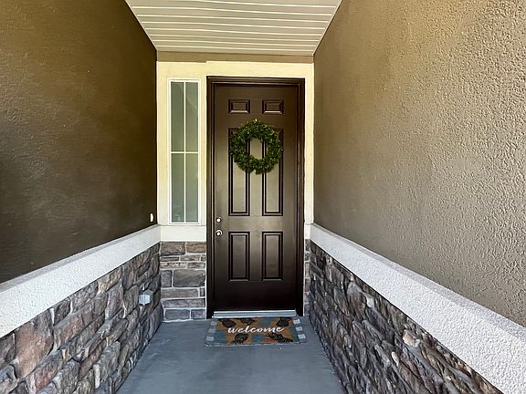 2nd image of 881 Berkeley Dr