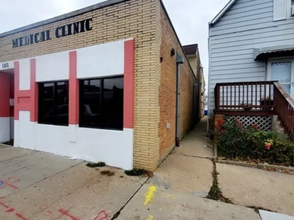 6151 W Belmont Ave #2, Chicago, IL 60634