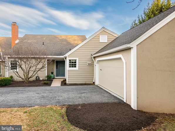 1946 Meadow Ln, Wyomissing, PA 19610
