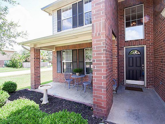3rd image of 4201 Cleburne Dr