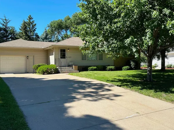 6325 Halifax Dr, Brooklyn Center, MN 55429