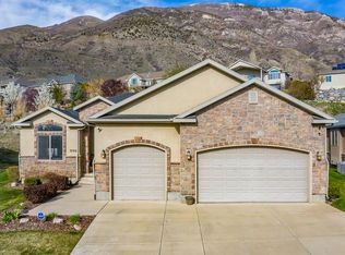 9196 N Hillside Dr, Cedar Hills, UT 84062
