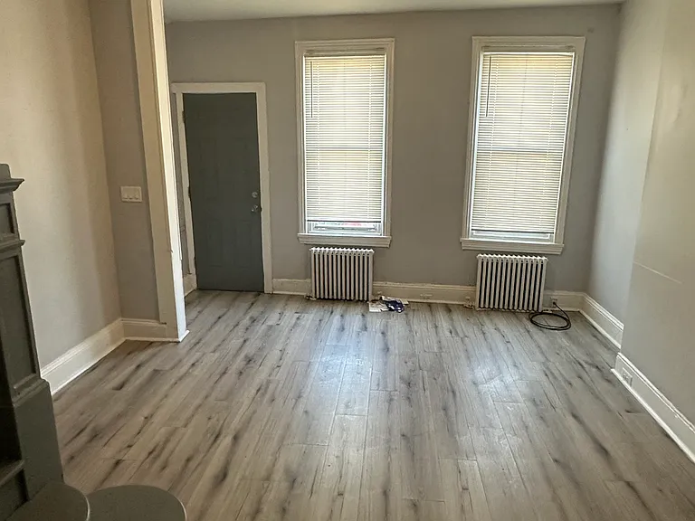 1849 Hart Ln — Photo 4