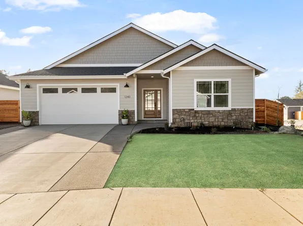 1240 Lighthouse Ln, Brookings, OR 97415