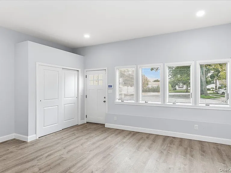 534 Bellmore Rd — Photo 4
