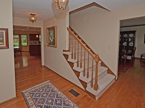 3rd image of 28483 Stonegate Cir