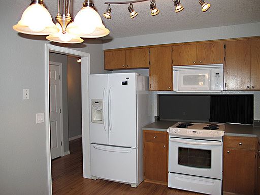 4th image of 1143 SW Barrington Dr
