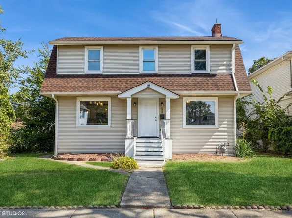 209 S 15th Ave, Maywood, IL 60153