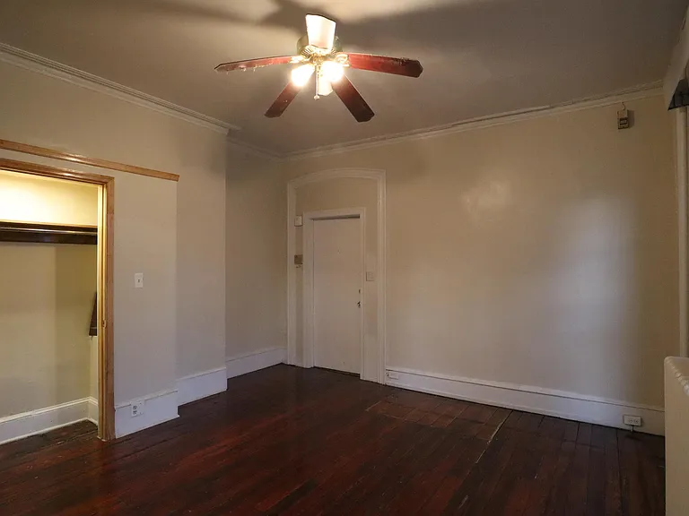 110 S 42nd St #1R — Photo 3