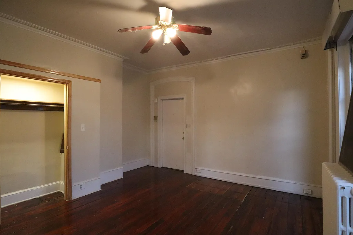 Building Photo - 110 S 42nd St #1R