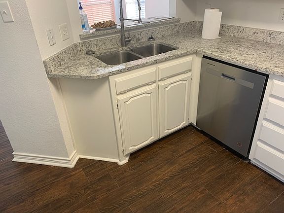 3rd image of 2961 N Bend Dr