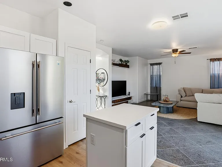 220 W Beechnut Pl — Photo 16