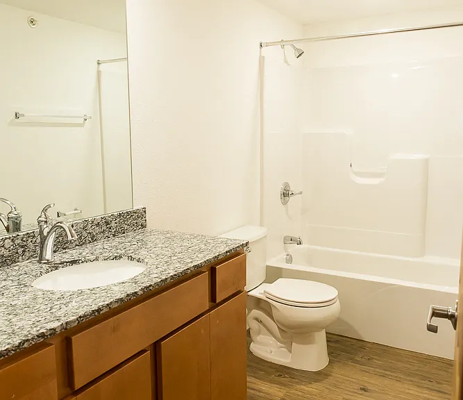 North Pointe Apartments — Photo 29