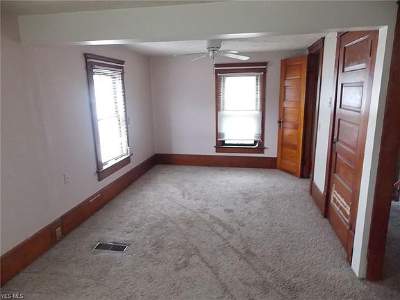4th image of 55 Antles Ave