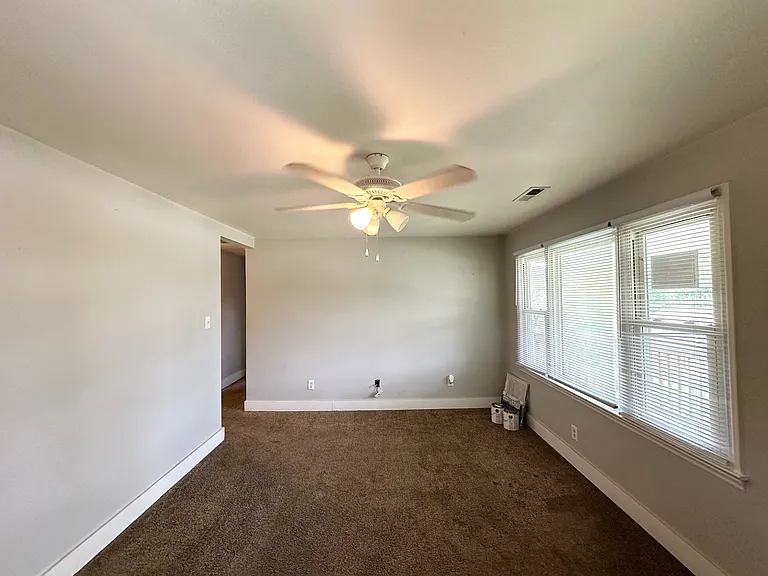 1160 S Riverview Dr — Photo 3