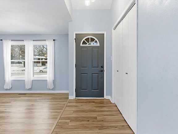 5th image of 89 3rd St