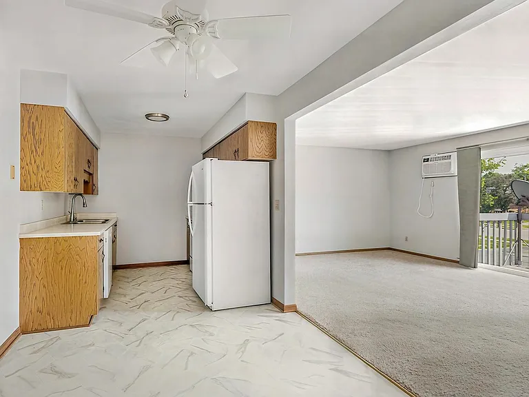 16 W Klubertanz Dr — Photo 23
