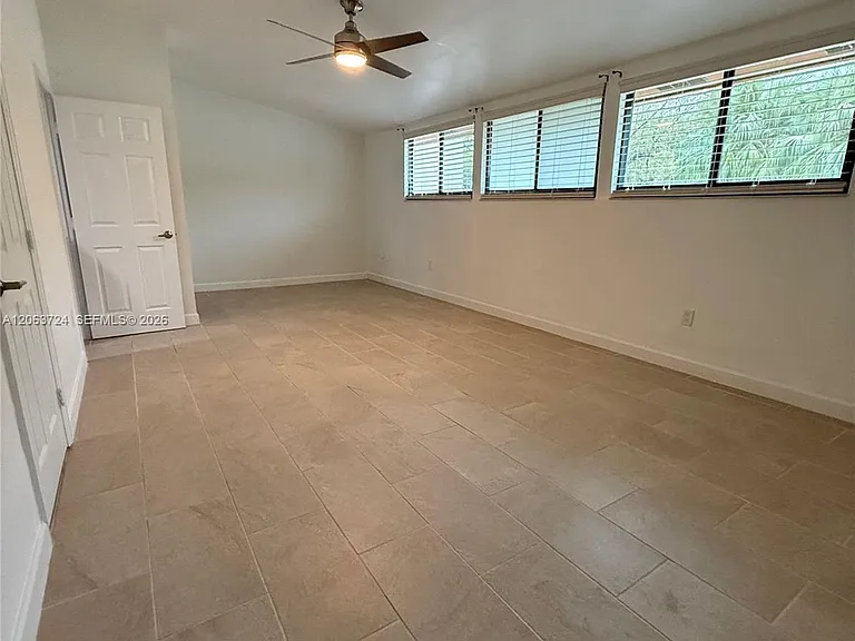 10672 SW 79th Ter — Photo 12